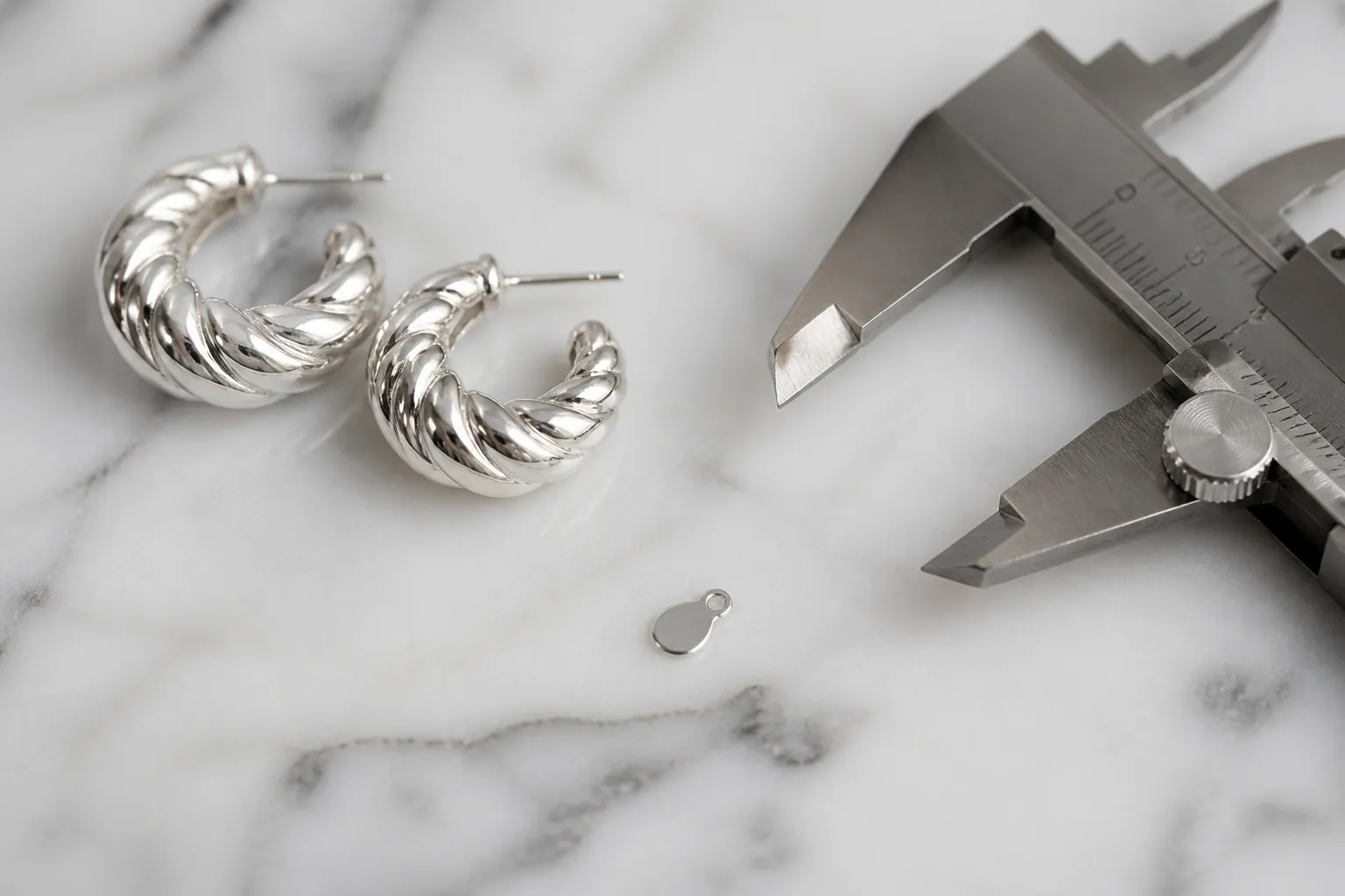 Silver Jewelry Buying Guide: What B2B Buyers Must Know