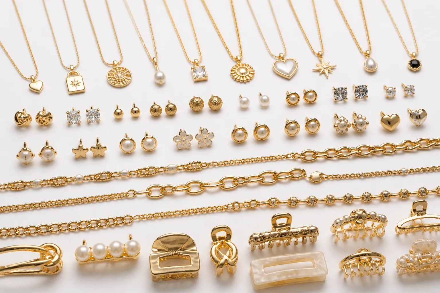 How to Source Apparel Accessories Wholesale: A Complete Guide